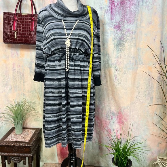 πPink Rose Knitted Turtleneck 3/4 Sleeves Midi Dress with Drawstring - Picture 7 of 16